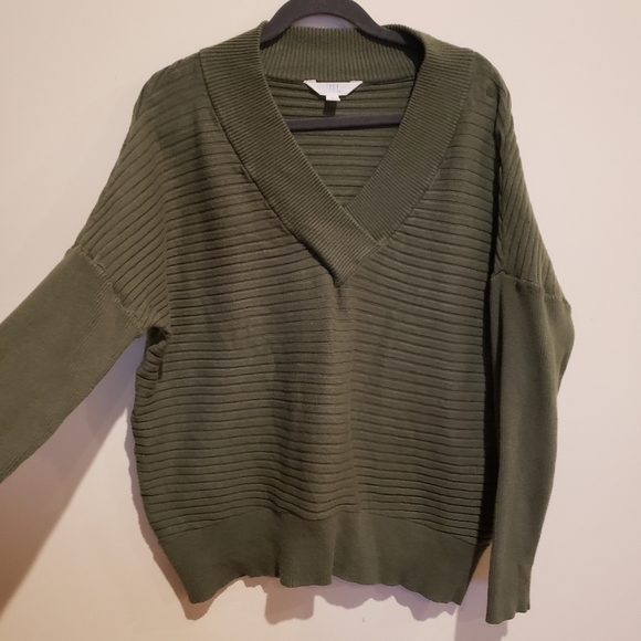 Time and Tru olive green sweater - Picture 2 of 3